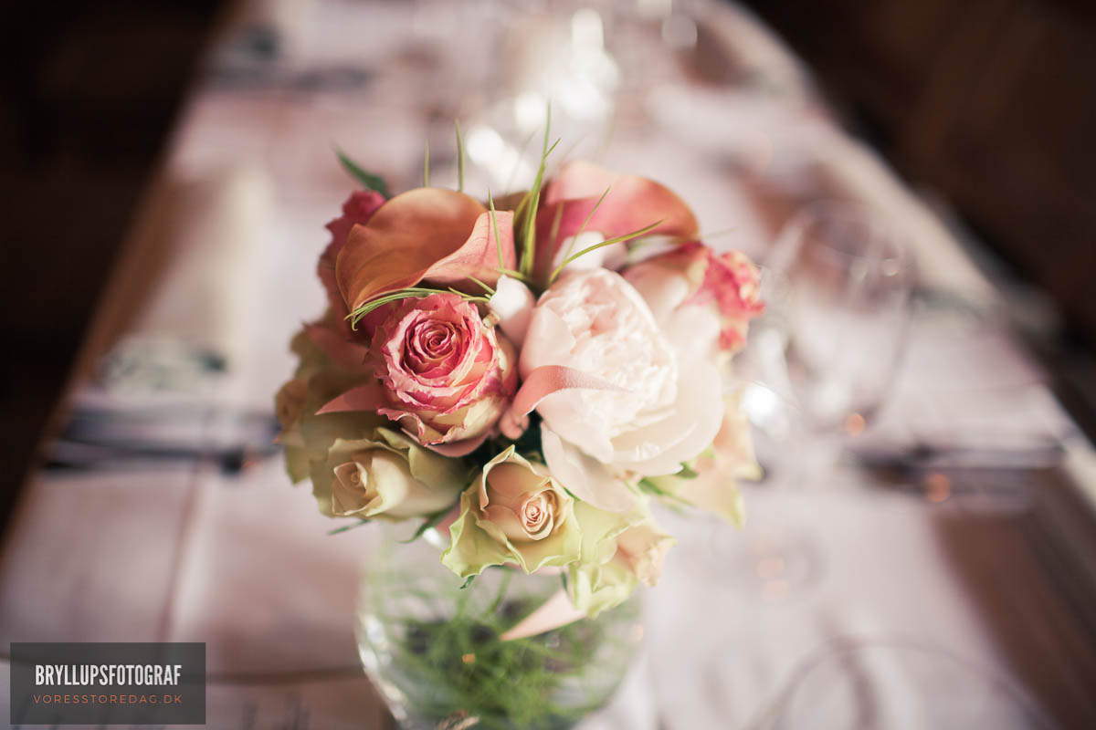 How to Buy Cheap Silk Flowers for Weddings