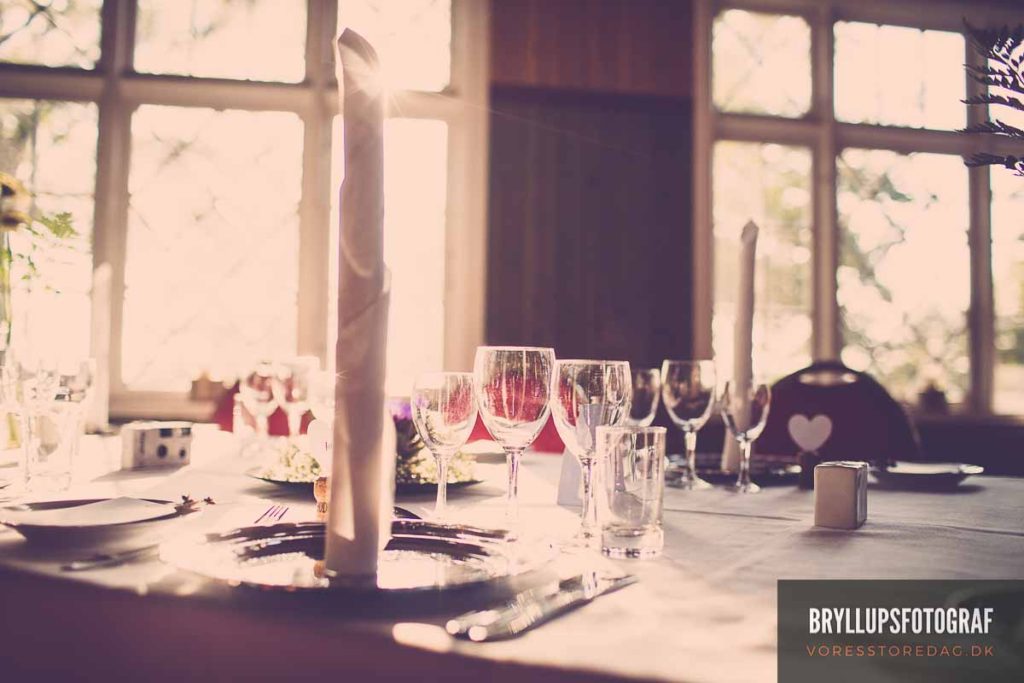 How Many Bottles of Wine for a Wedding Reception? Wedding photography